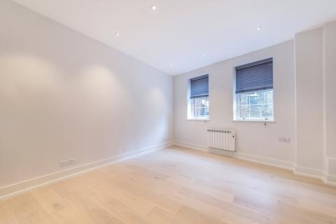 Studio to rent, Shelton Street, Covent Garden, WC2H