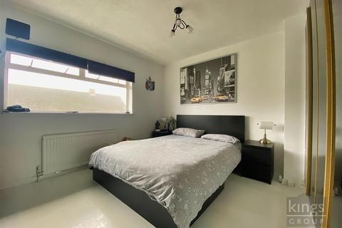 66 Rendlesham Road, Enfield, EN2 0TZ