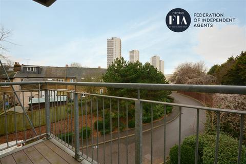 7 Temeraire Place, Brentford, TW8 0HW