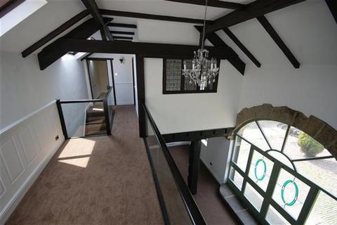 2b Bracken Road, Brighouse, HD6 2HW