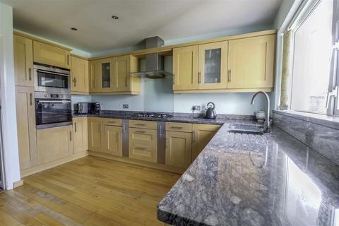 6 Cherrybrook, Southend-on-sea, SS1 3QZ