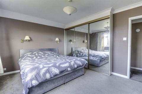 6 Cherrybrook, Southend-on-sea, SS1 3QZ