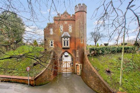 Cemetery Lodge Upgate, Louth, LN11 9QW