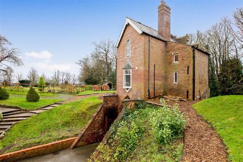Cemetery Lodge Upgate, Louth, LN11 9QW