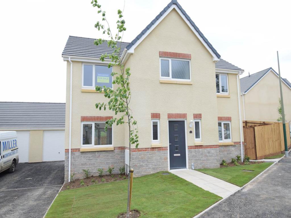 Millers Wood, Penmaen, Blackwood 4 bed house £1,300 pcm (£300 pw)