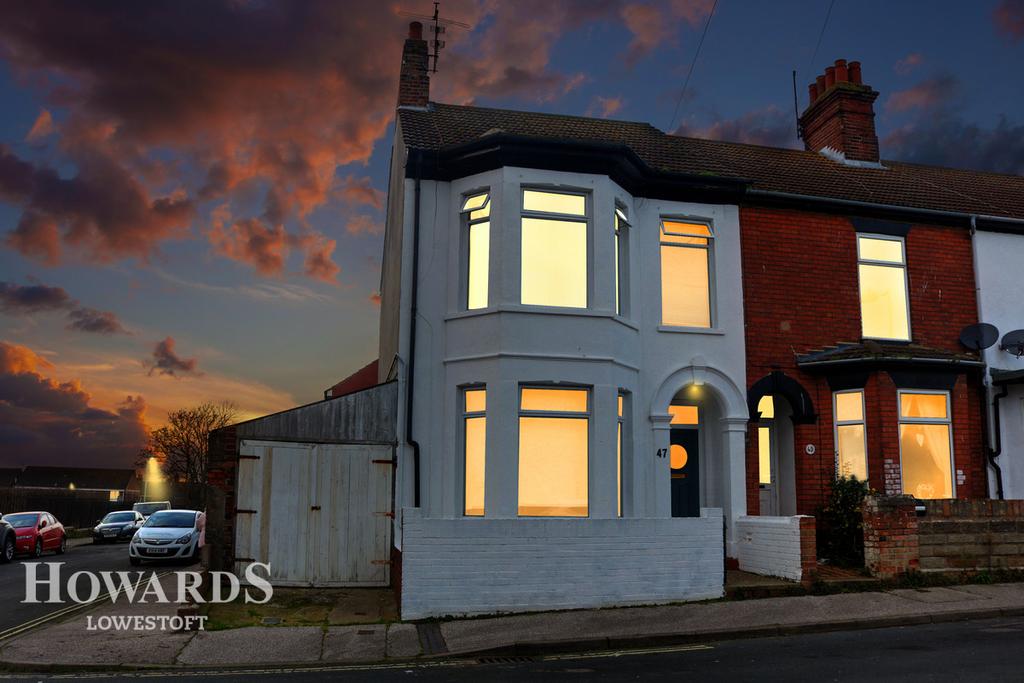 Stanford Street, Lowestoft 3 bed end of terrace house £155,000