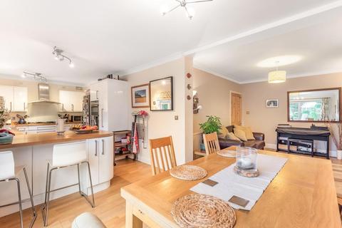 30 Boleyn Gardens, West Wickham, BR4 9NQ