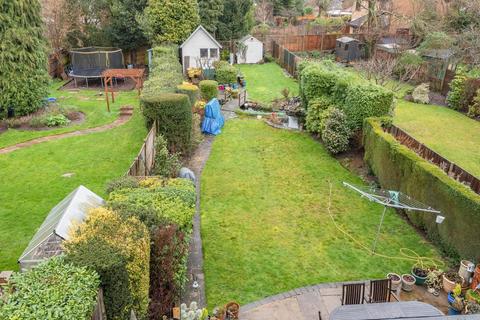 30 Boleyn Gardens, West Wickham, BR4 9NQ