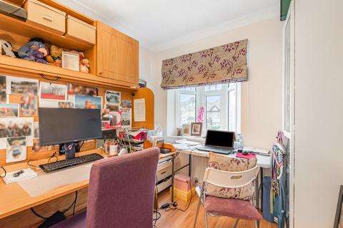 30 Boleyn Gardens, West Wickham, BR4 9NQ