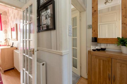 8 Beechwood Terrace, Edinburgh, EH6 8DE