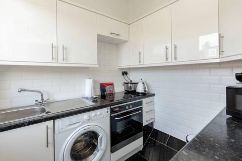 8 Beechwood Terrace, Edinburgh, EH6 8DE