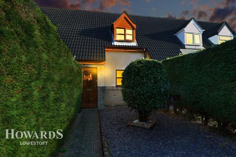 10 Celandine Close, Lowestoft, NR33 8EU