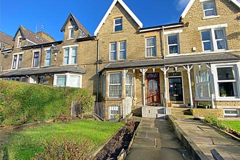 25 Pemberton Drive, Bradford, BD7 1RA