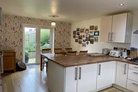 8 Alvingham Avenue, Oldham, OL8 1RA