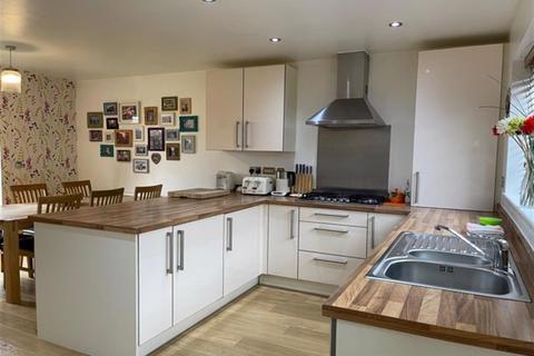 8 Alvingham Avenue, Oldham, OL8 1RA