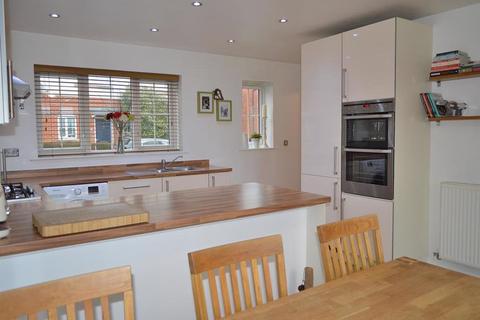8 Alvingham Avenue, Oldham, OL8 1RA