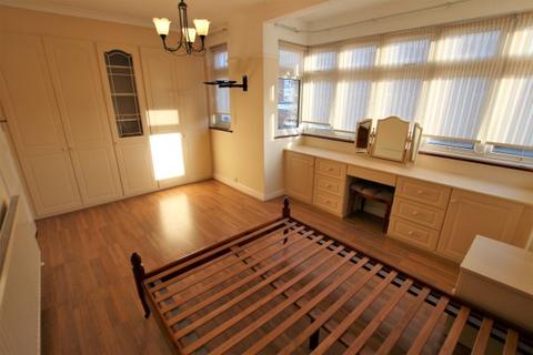 84 Princes Road, Romford, RM1 2SP