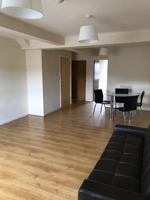 2 Bed Flat in Town