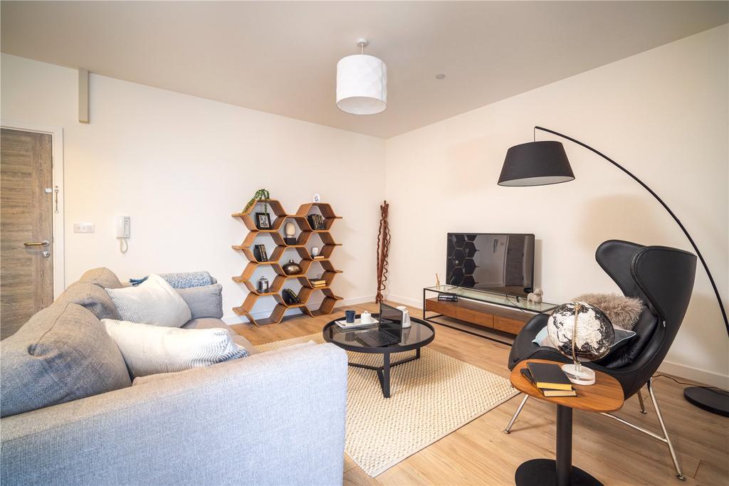 Plot 3, Show Home
