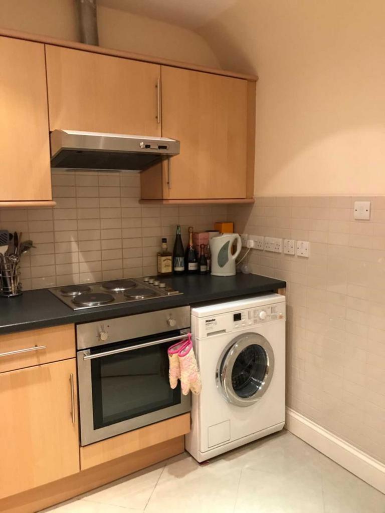Apartment in Edgware - More