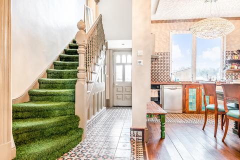 16 Shell Road, London, SE13 7TW