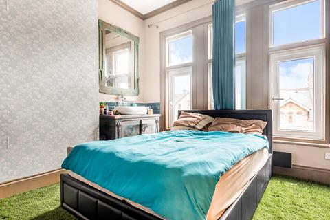 16 Shell Road, London, SE13 7TW