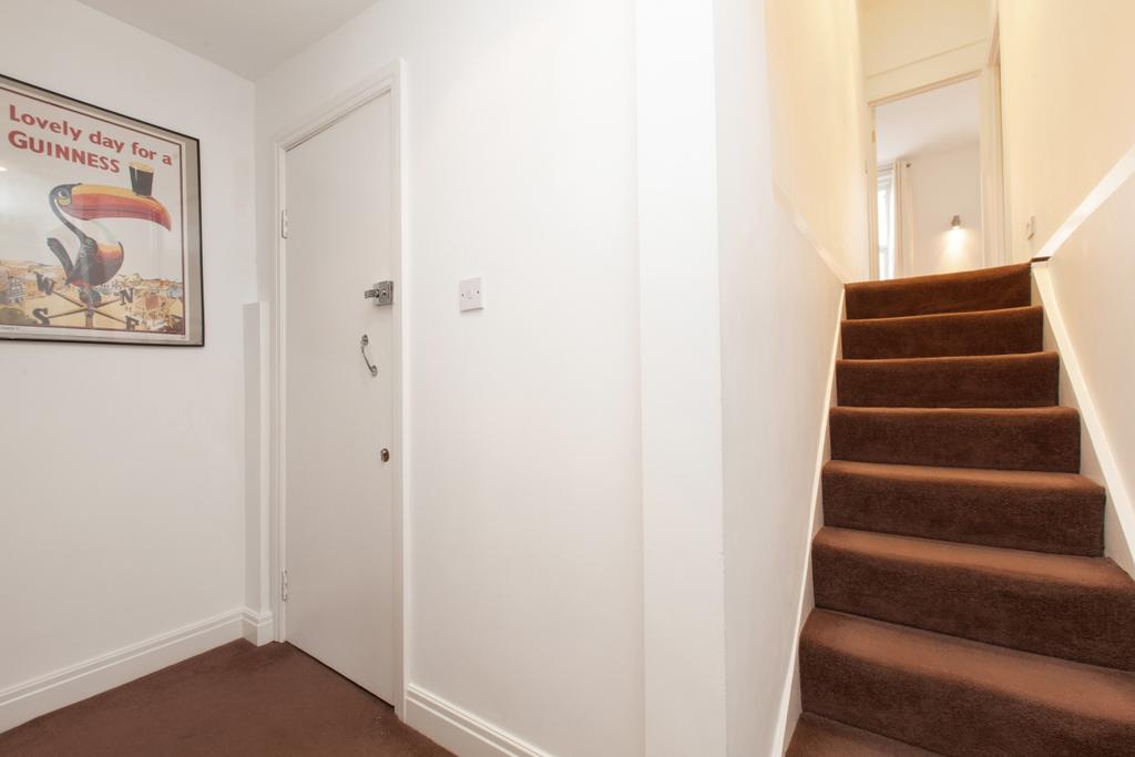 Apartment in Finsbury Park - More