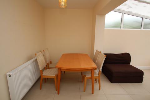 4 bedroom terraced house to rent, Addison Gardens, Surbiton KT5