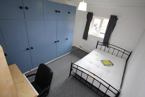 4 bedroom terraced house to rent, Addison Gardens, Surbiton KT5