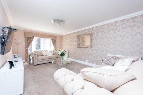 2 Driftway Road, Hook, RG27 9SB