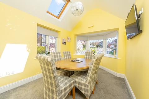 2 Driftway Road, Hook, RG27 9SB