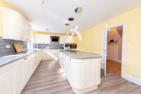 2 Driftway Road, Hook, RG27 9SB