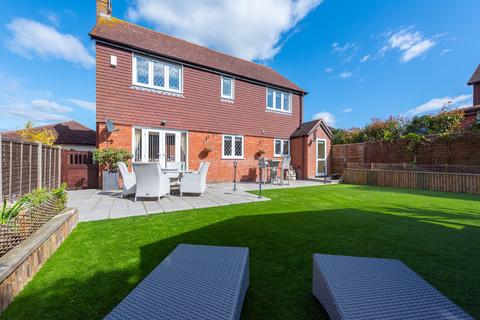 2 Driftway Road, Hook, RG27 9SB