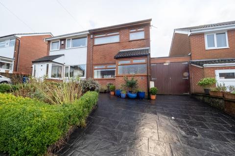 18 Moor Close, Darwen, BB3 3LG