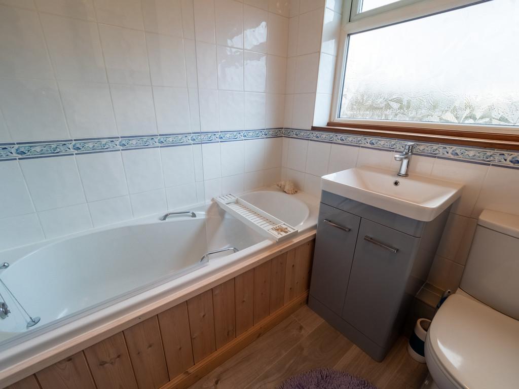 Famliy bathroom