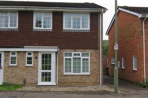 4 bedroom semi-detached house to rent, Southway, Guildford