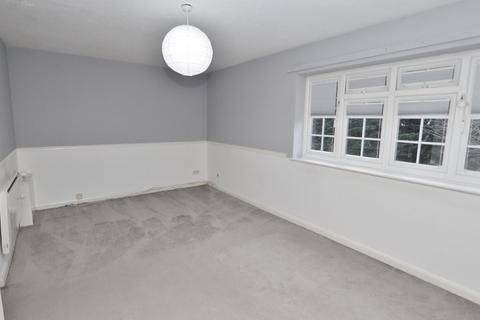 10 Barkwood Close, Romford, RM7 7AG