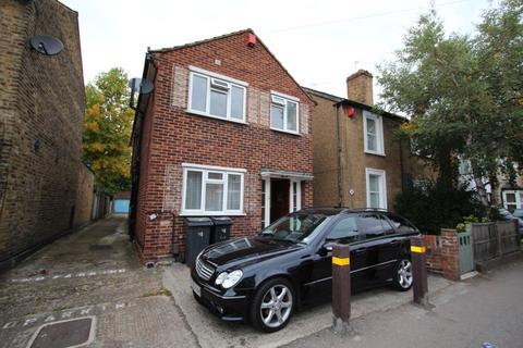 6 bedroom detached house to rent - Hawks Road, Kingston Upon Thames KT1