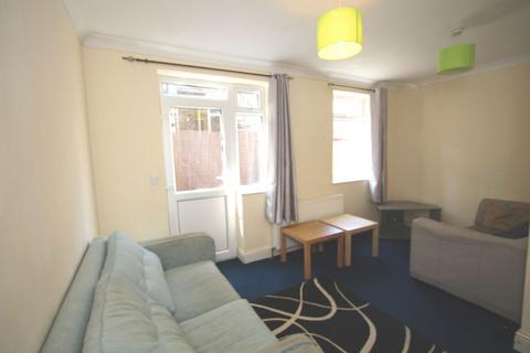 6 bedroom terraced house to rent, Southsea Road, Kingston Upon Thames KT1