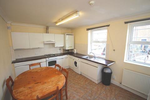 6 bedroom terraced house to rent, Southsea Road, Kingston Upon Thames KT1