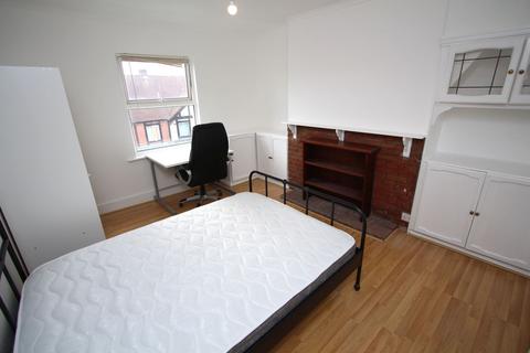 6 bedroom maisonette to rent, Surbiton Road, Kingston Upon Thames KT1