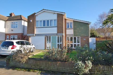4 bedroom detached house for sale, North Grays