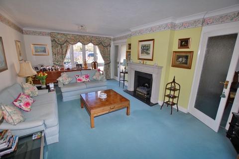 4 bedroom detached house for sale, North Grays