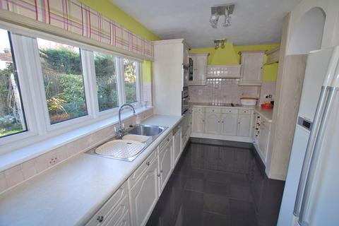 4 bedroom detached house for sale, North Grays