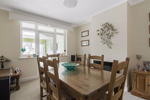 48 Batchwood Drive, St Albans, AL3 5SB