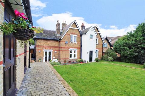 15 Lower Park Road, Belvedere, DA17 6EF