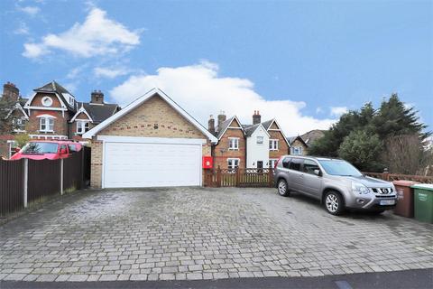 15 Lower Park Road, Belvedere, DA17 6EF