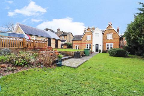 15 Lower Park Road, Belvedere, DA17 6EF