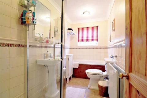 15 Lower Park Road, Belvedere, DA17 6EF