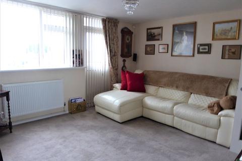 45 Warbank Crescent, New Addington, Croydon, CR0 0AY